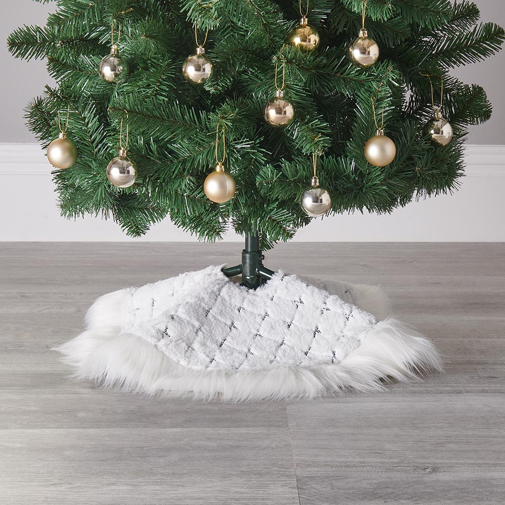 Wilko White Fur Mini Tree Skirt Image 3