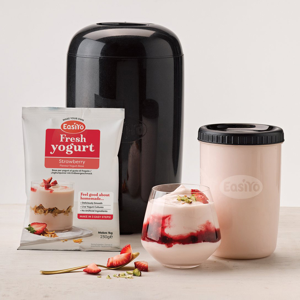 EasiYo Black Strawberry Yoghurt Starter Kit 1L Image 5