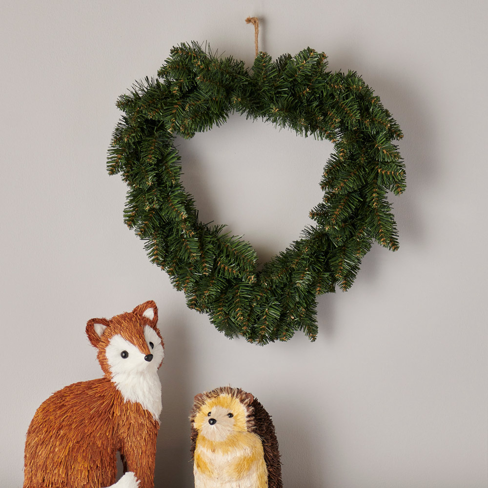 Wilko 40cm Heart Shaped Wreath Image 5