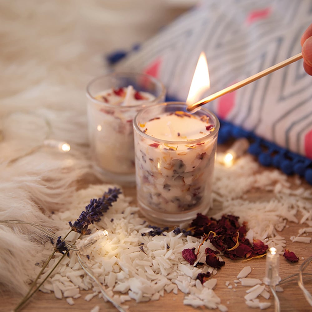House of Crafts Multicoloured Dried Flower Soy Candle Making Craft Kit Image 6