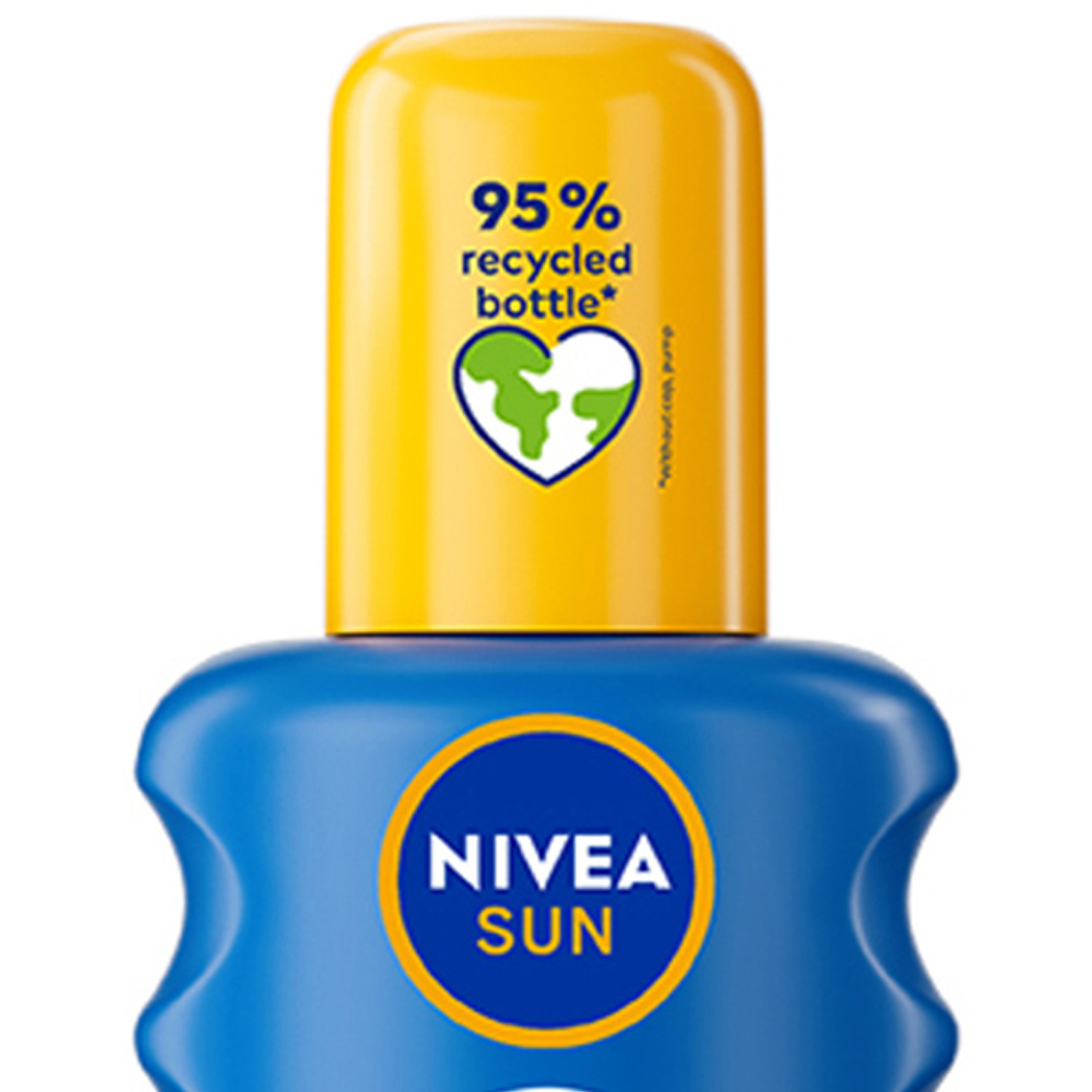 Nivea Sun Protect and Moisture Sun Cream Spray SPF15 200ml Image 2