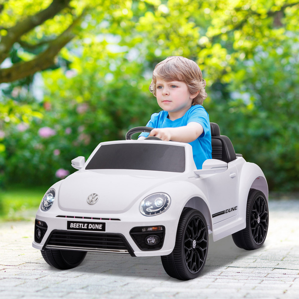 Tommy Toys White Volkswagen Beetle Licensed Ride on Remote Control Car 12V Image 2