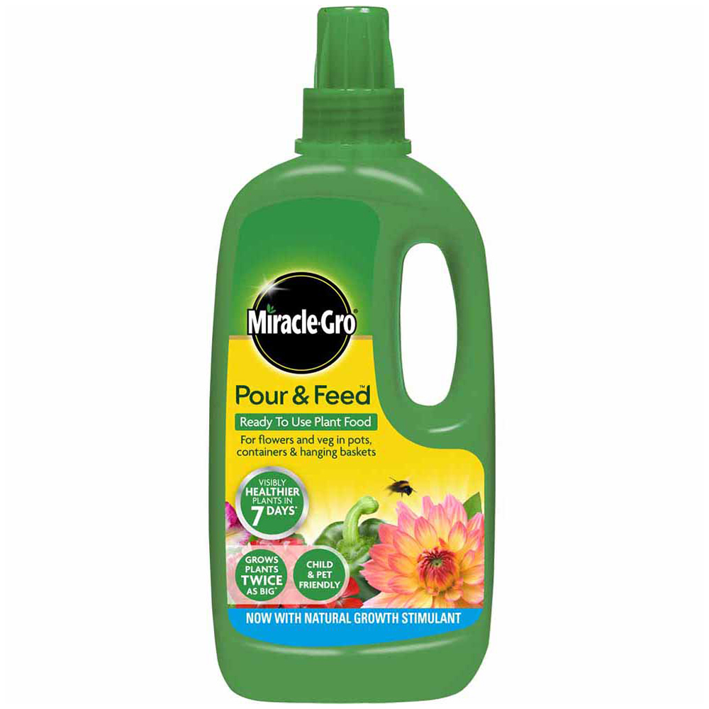 Miracle-Gro Pour and Feed Plant Food 1L Image 1