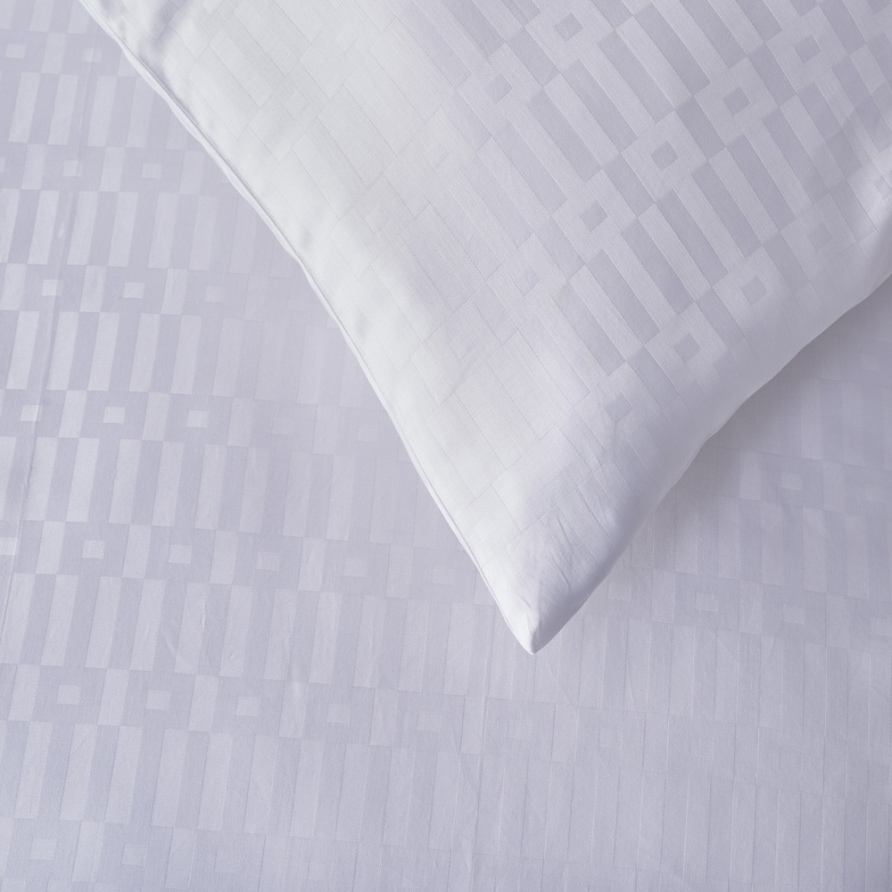 wilko Double White Dobby 300 Thread Count Duvet Set Wilko