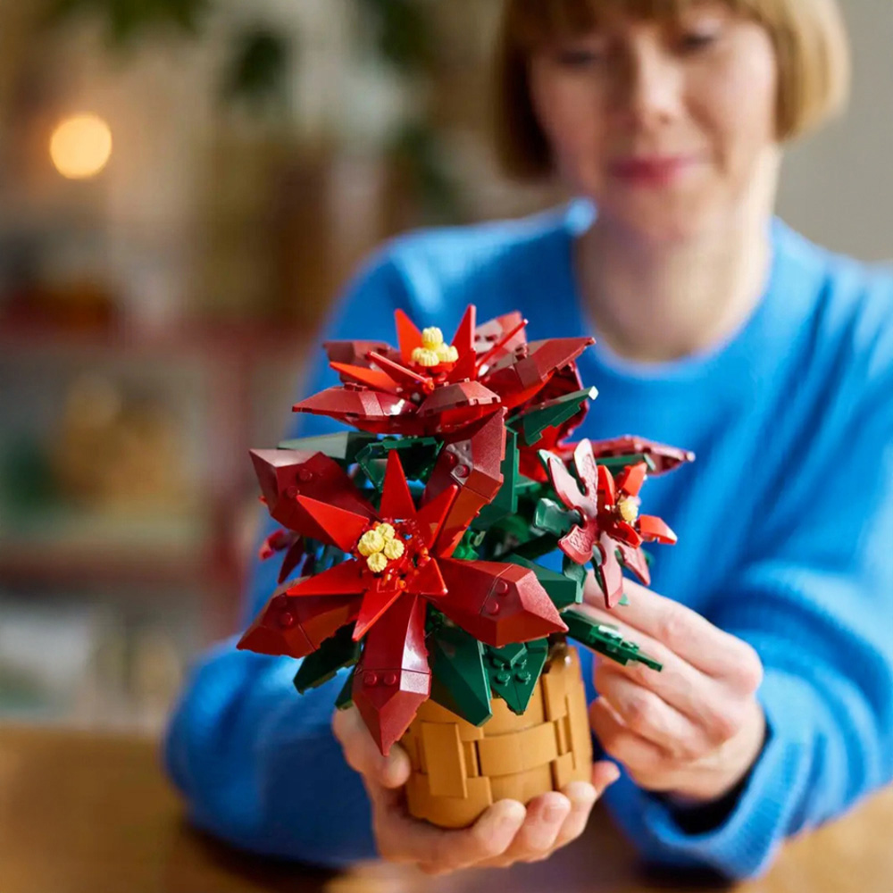 LEGO 10370 Icons Poinsettia Plant Decor Building Set Image 2