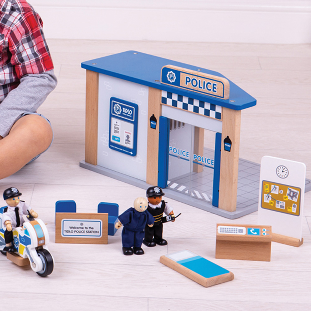 Tidlo Wooden Police Station Playset Image 2