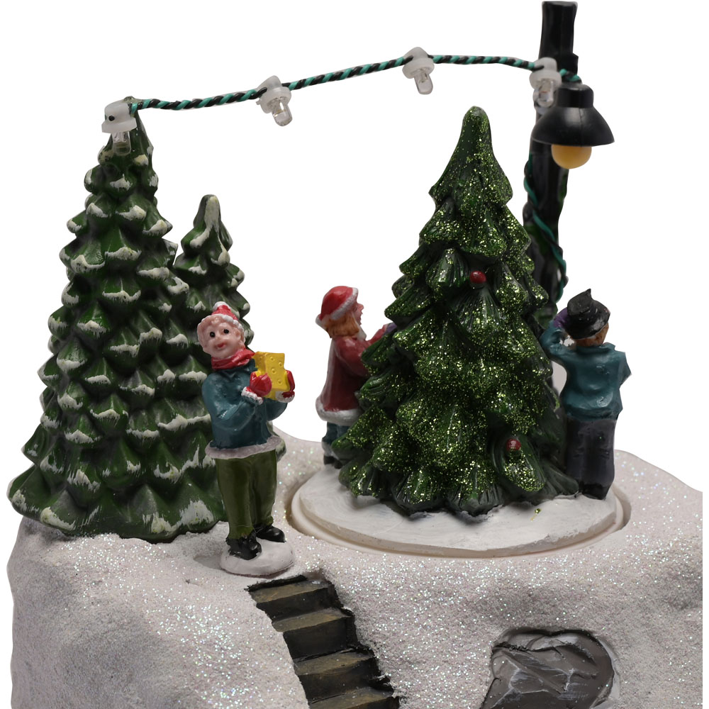 The Christmas Gift Co LED Snow Scene with Rotating Tree Image 6