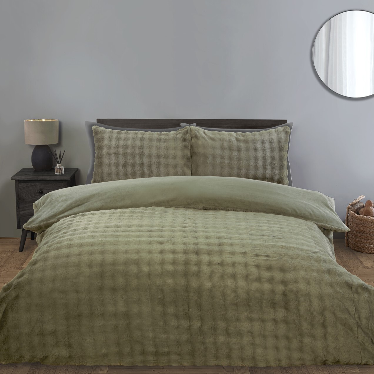 Aurora Faux Fur Duvet Set - Green Image 1
