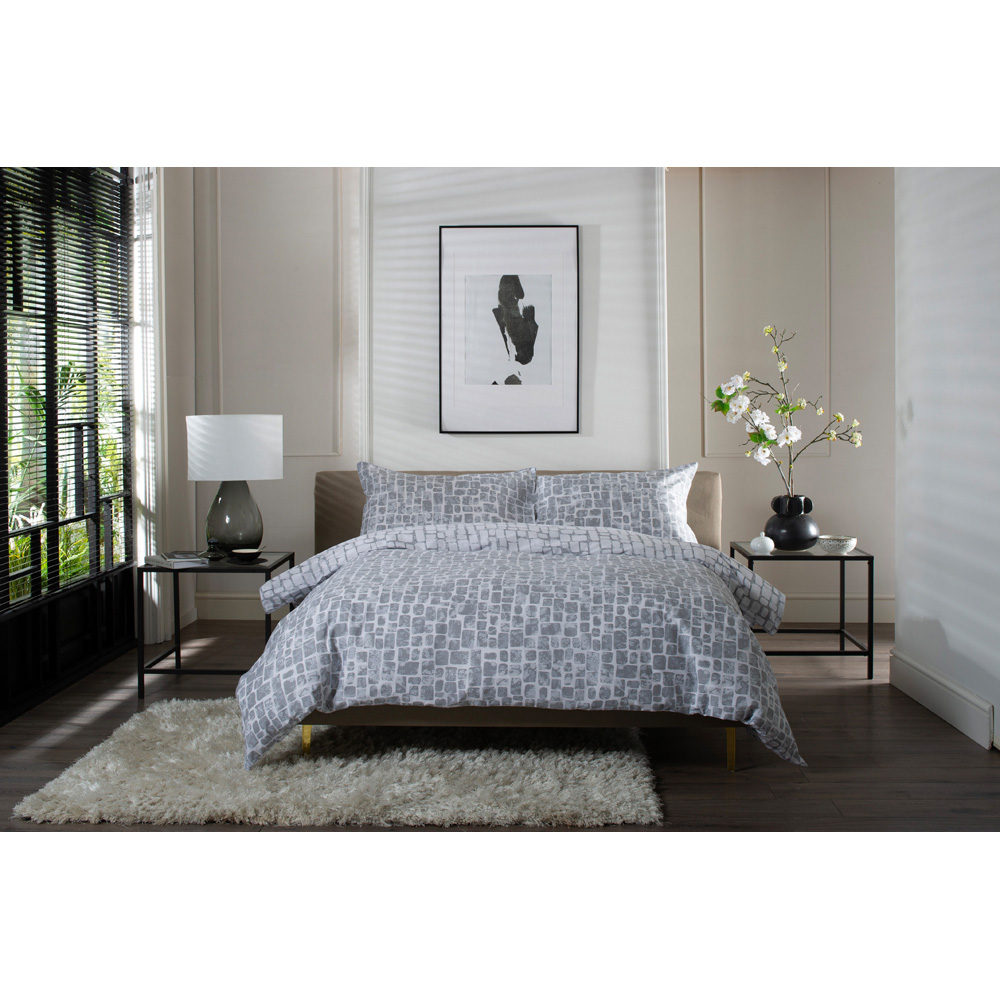 The Lyndon Company Tulle Super King Size Grey Reversible Duvet Set Image 3