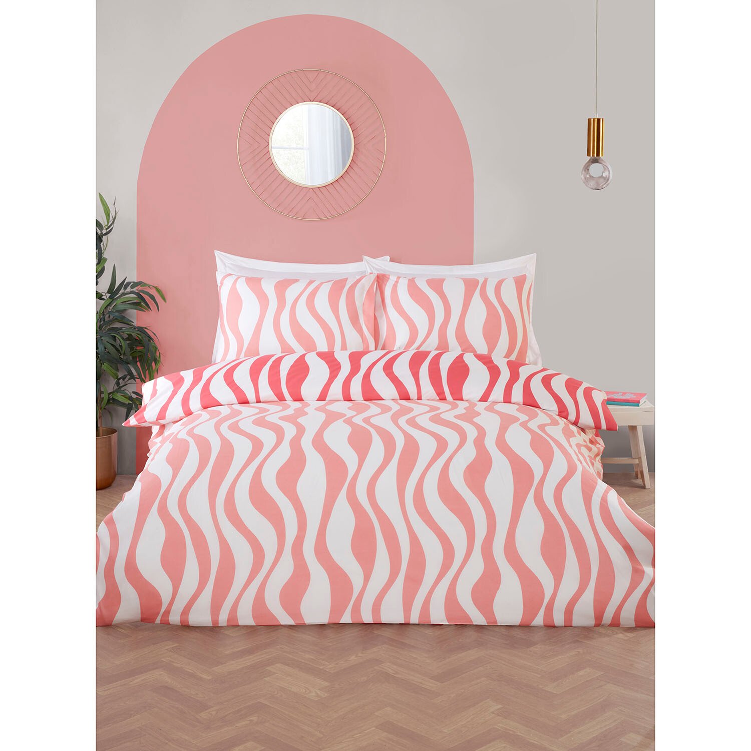 Kiko Duvet Set - Pink / King Image 2
