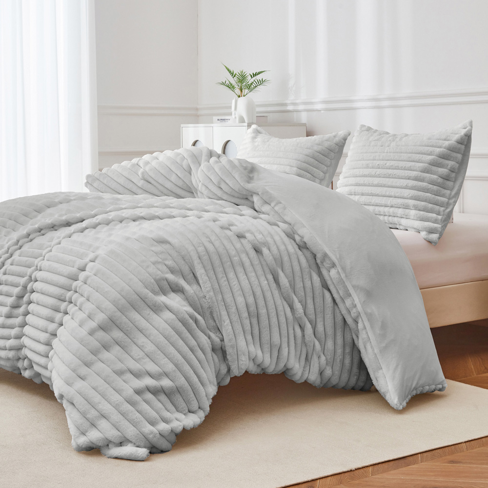 Groundlevel King Size Grey Stripe Super Soft Luxury Faux Fur Duvet Image 2