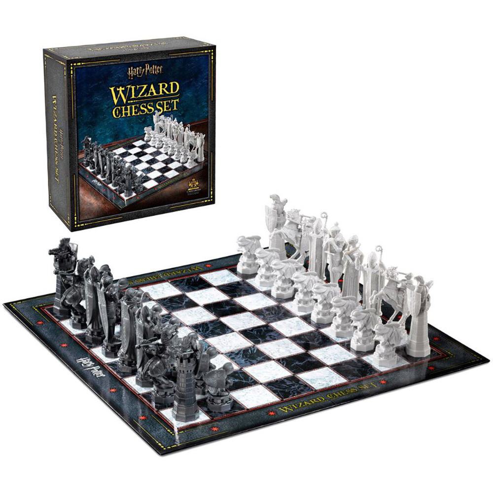 The Noble Collection Harry Potter Wizard Chess Set Image 4