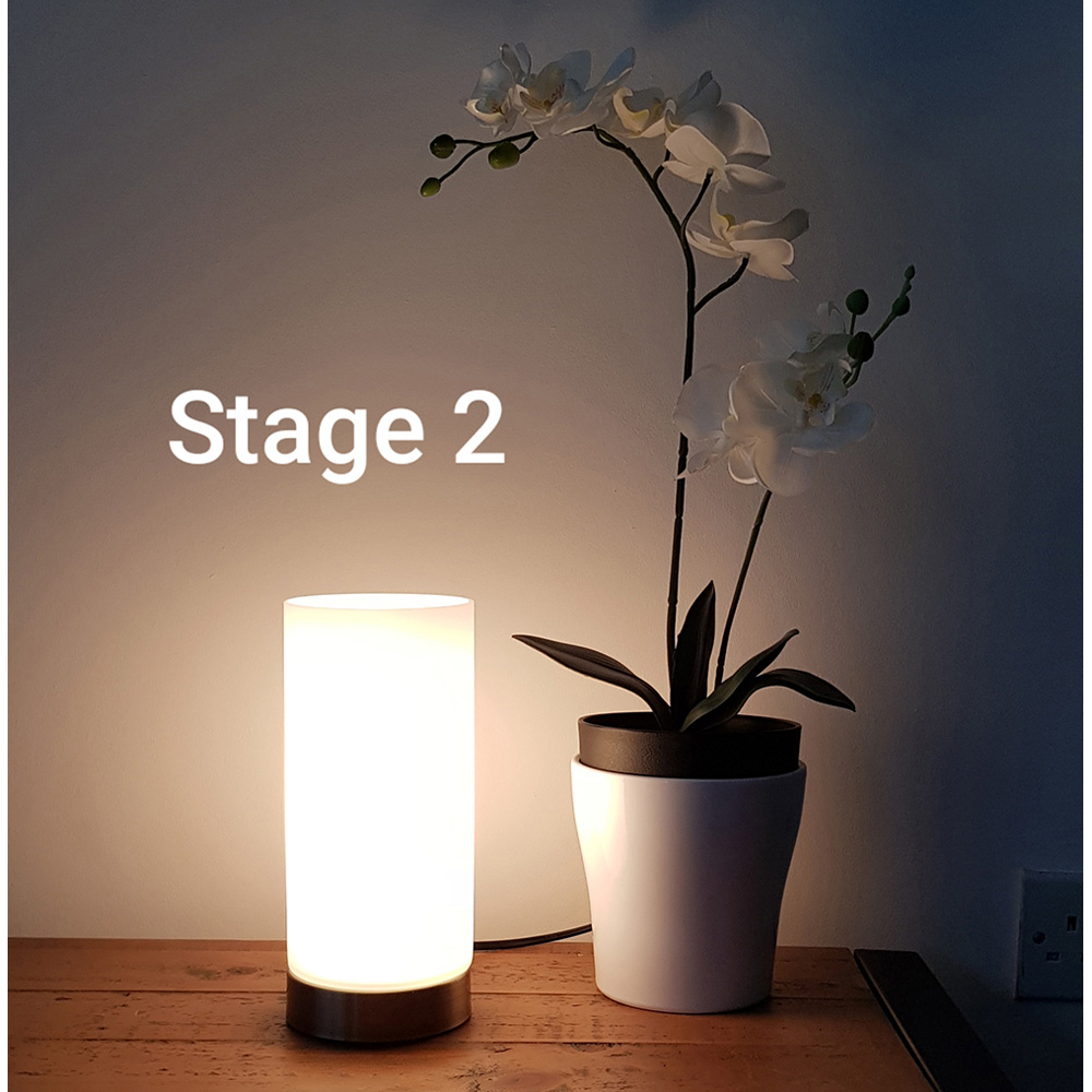 Kliving Lonsdale e-14 White and Brass Glass Pad Table Lamp 40W Image 5