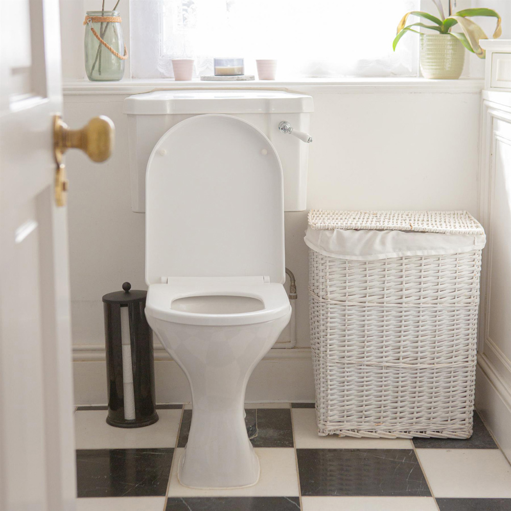 Harbour Housewares White Square Soft Close Toilet Seat 2 Pack Image 2