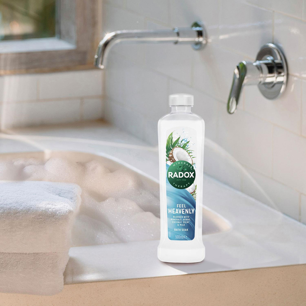 Radox Mineral Therapy Feel Heavenly Minerals and Herbs Bath Soak 500ml 3 Pack Image 2