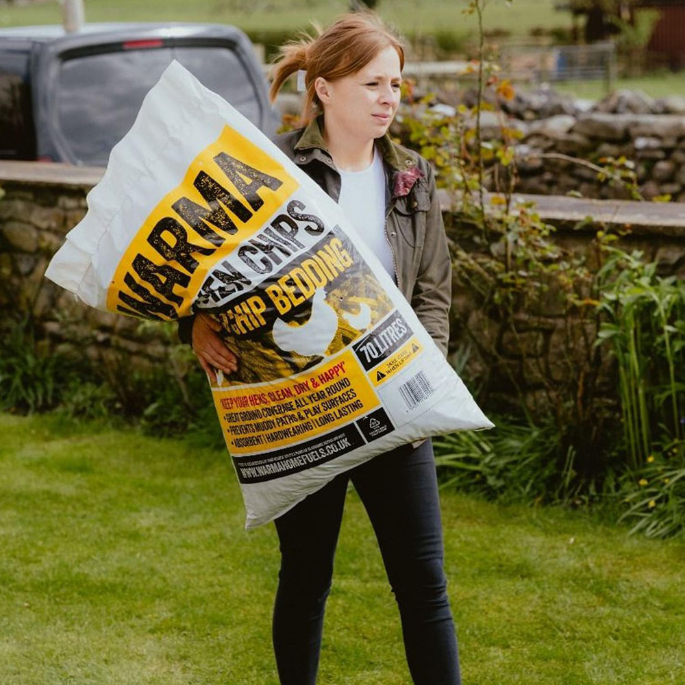 Warma Chicken Wood Chip Bedding Bag 70L 2 Pack Image 2