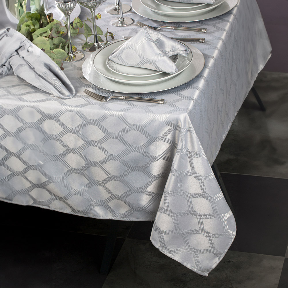 Waterside Geo Silver 9 Piece Tablecloth Set Image 2