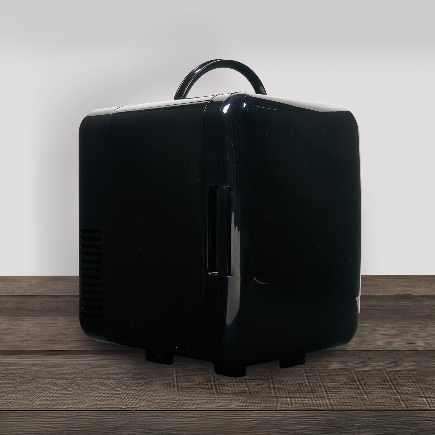 Kitchen Master Mini Fridge 4L Black Image 9