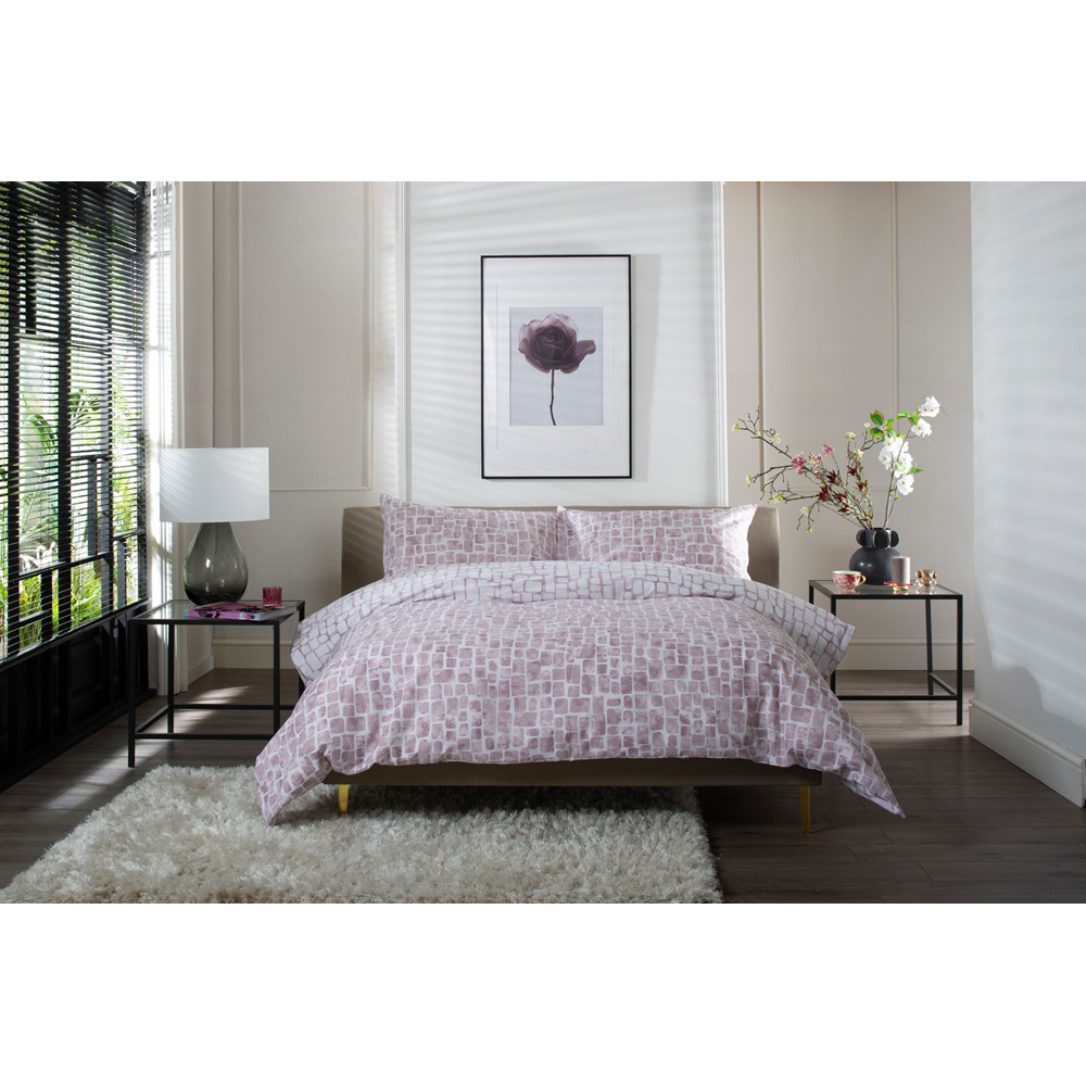 The Lyndon Company Tulle Super King Size Pink Reversible Duvet Set Image 3