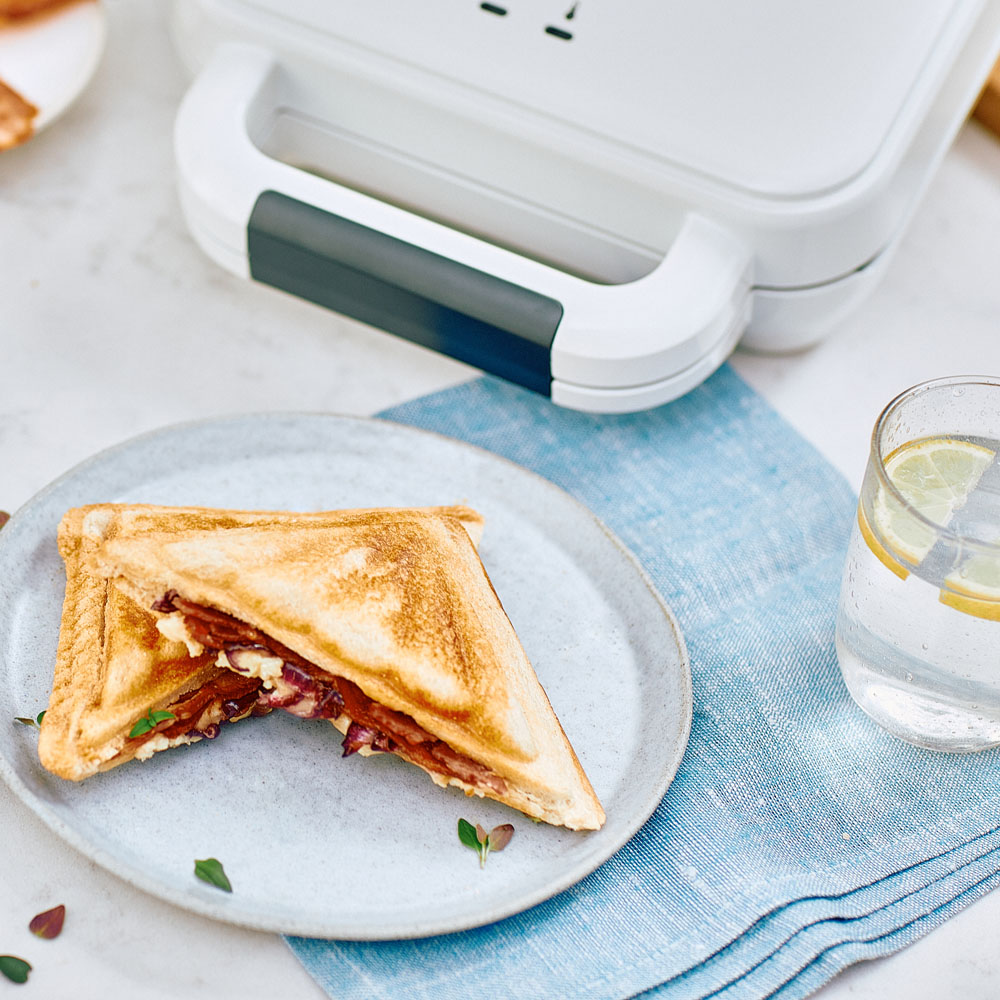 Breville Deep Fill Plastic Toastie Maker 800W Image 4