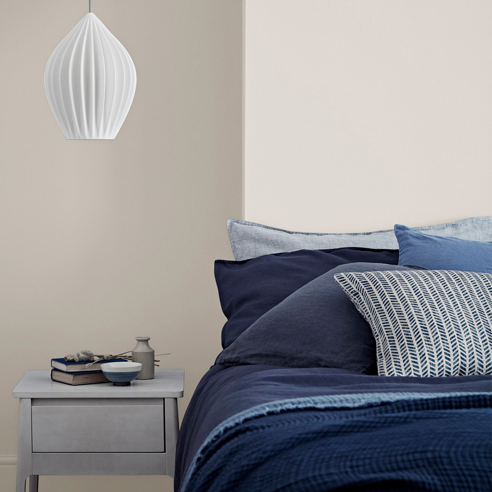 Crown Easyclean Snowfall Matt Emulsion Multisurface Paint 2.5L Image 4