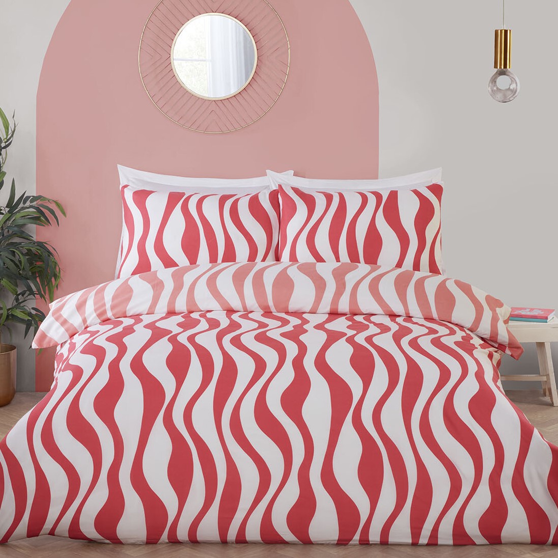 Kiko Duvet Set - Pink / King Image 1