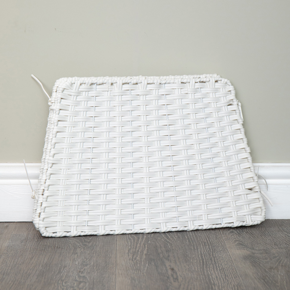 Samuel Alexander White Foldable Faux Rattan Christmas Tree Skirt 47cm Image 5