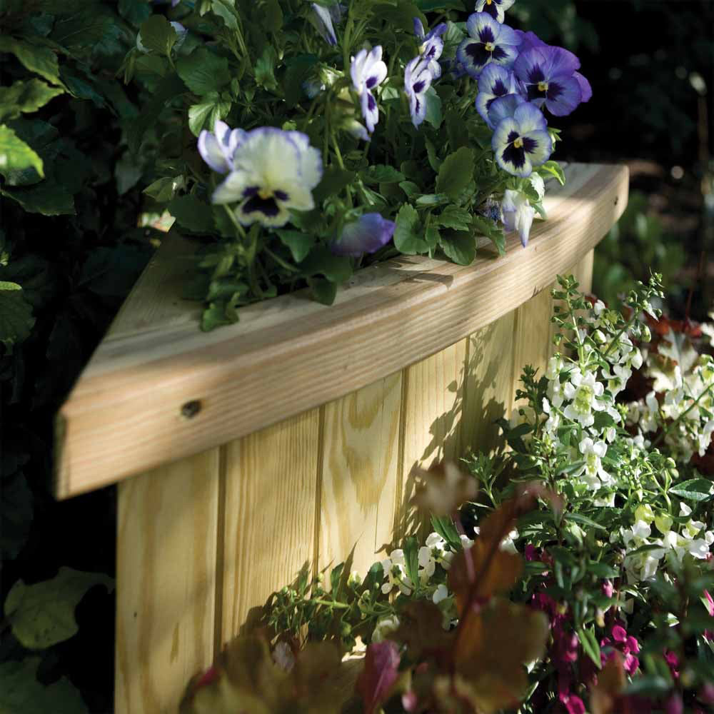 Marberry Corner Cascade Planter Image 5