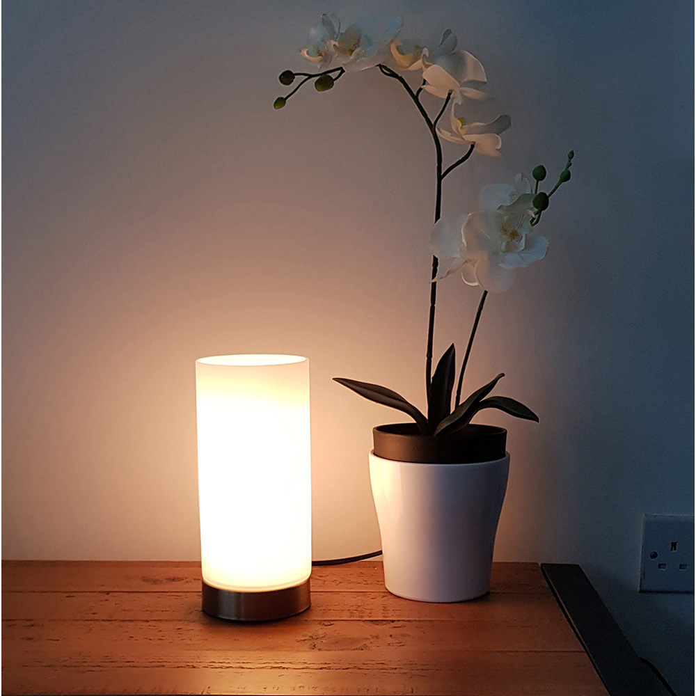 Kliving Lonsdale e-14 White and Brass Glass Pad Table Lamp 40W Image 3