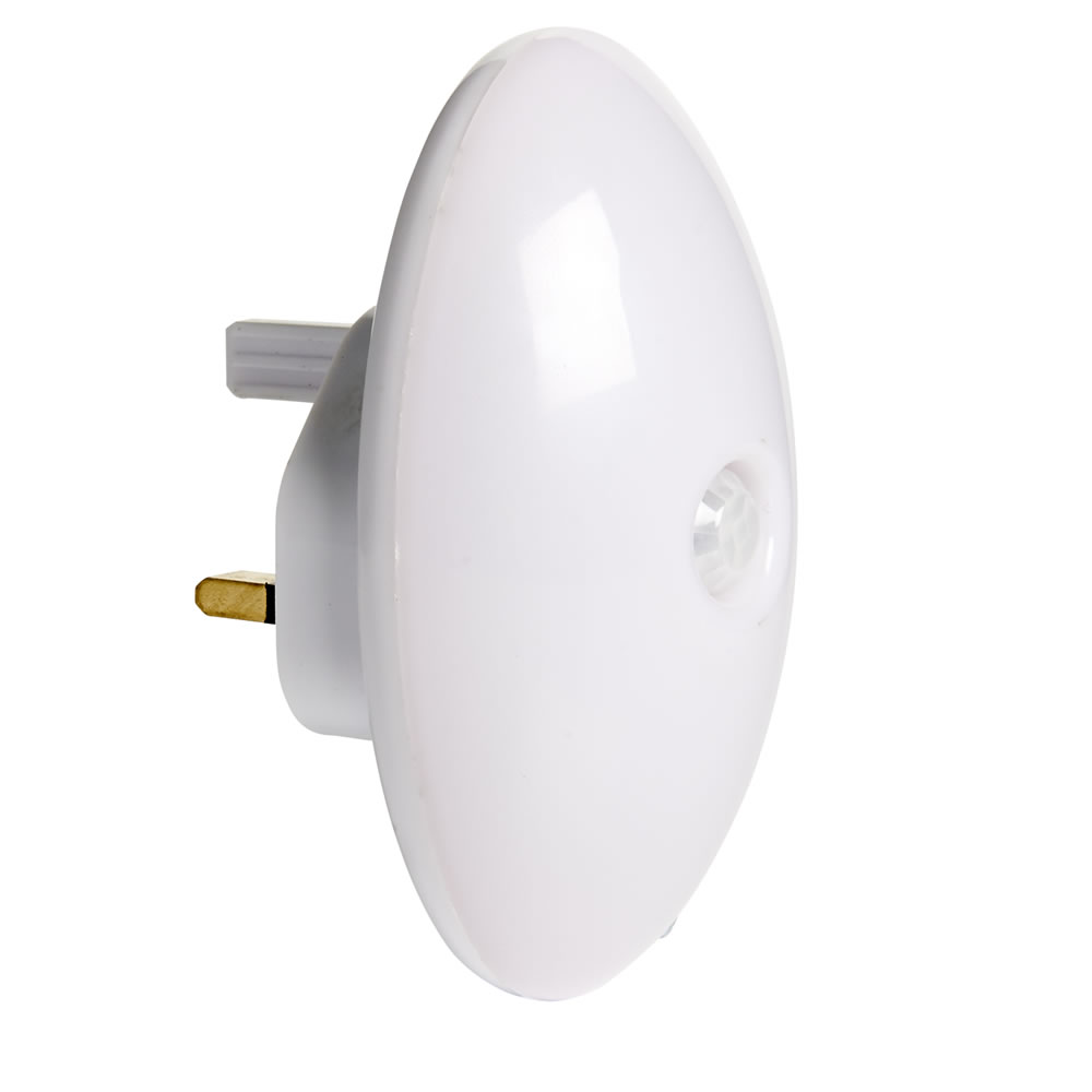 Wilko LED Plug In Sensor Light Image 1