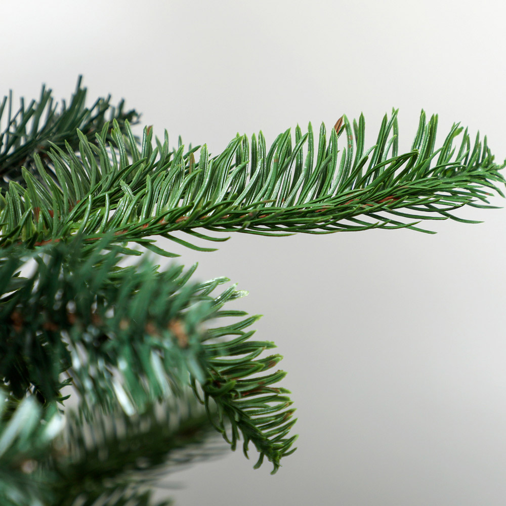 Everglow Realistic Artificial Christmas Tree 6ft Image 3