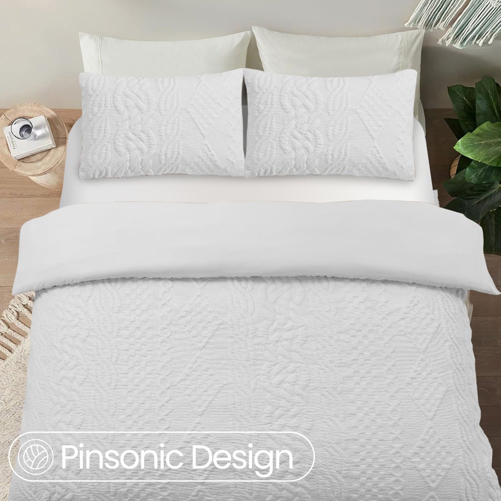Velosso Super King Size White Quilted Knit Duvet Set Image 2