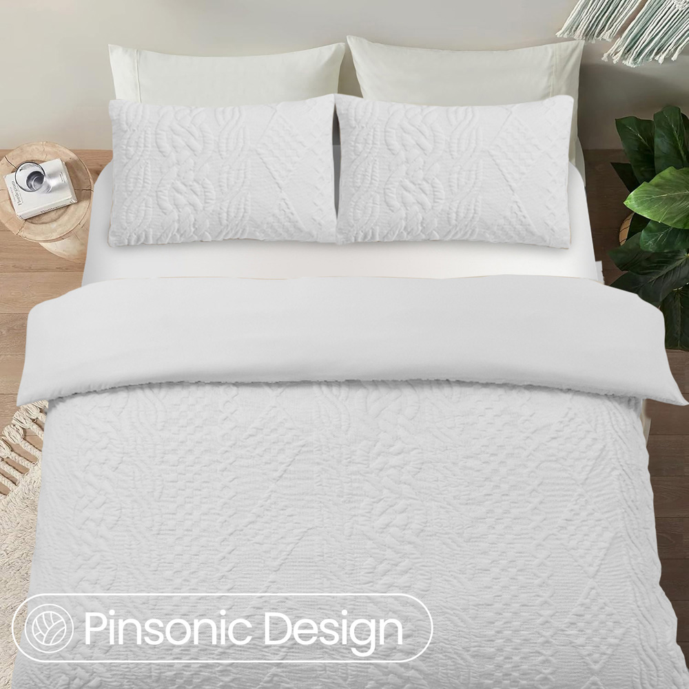 Velosso Double White Quilted Knit Duvet Set Image 2