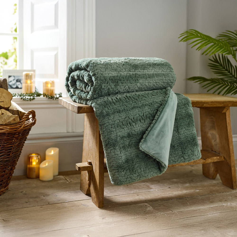TLC Ashridge Faux Fur Green Throw 130 x 170cm Image 2
