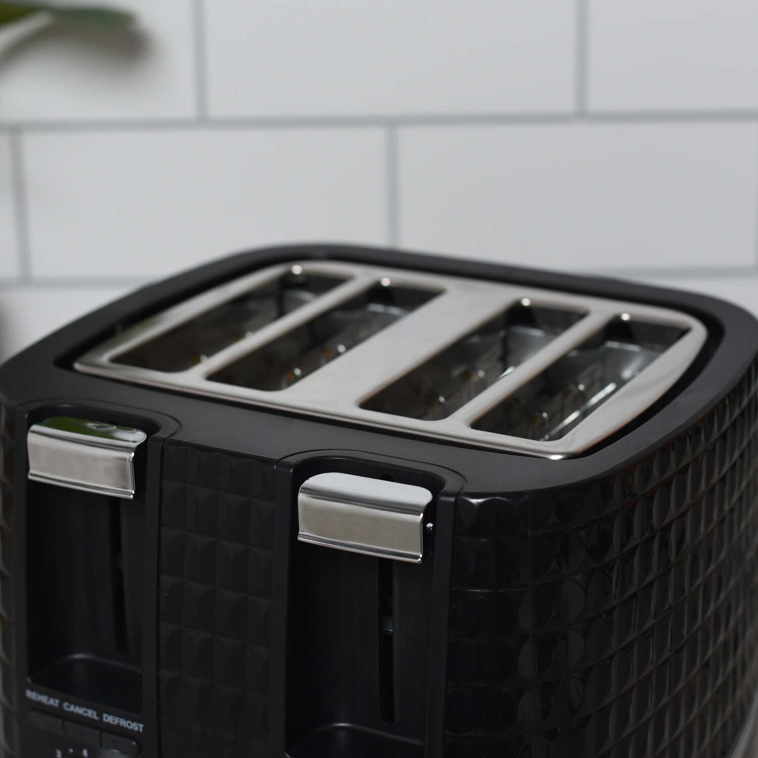 Forte Black 4 Slot Plastic Toaster Image 3