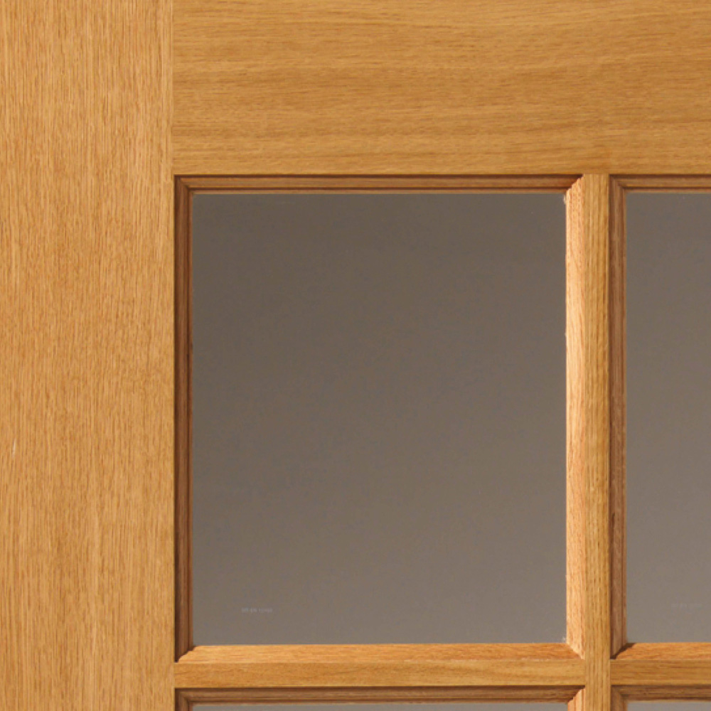 JB Kind Dean Classic Oak Glazed Veneered Internal Door 1981 x 686mm Image 3