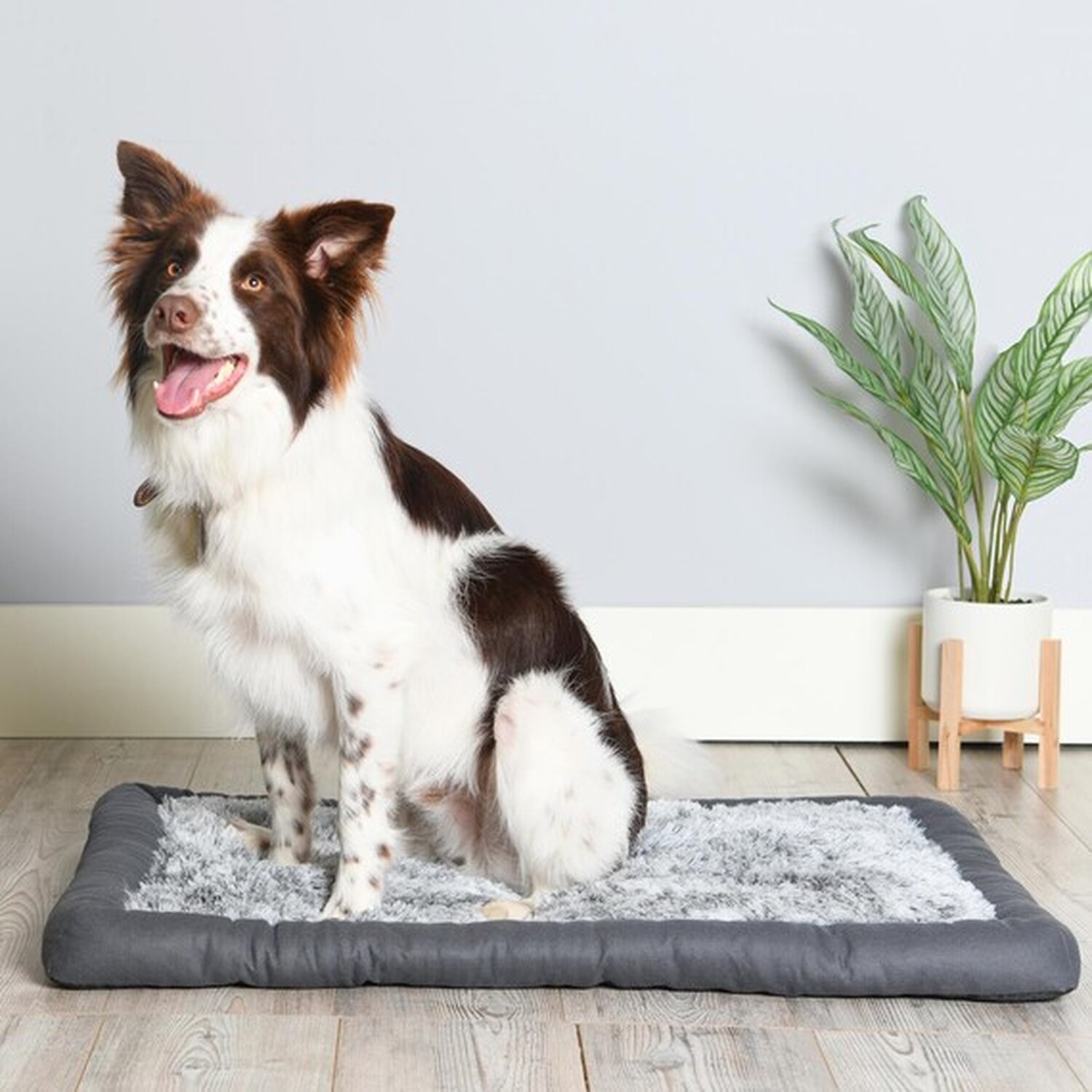 Self Heating Fleece Top Crate Mat Grey Image 2
