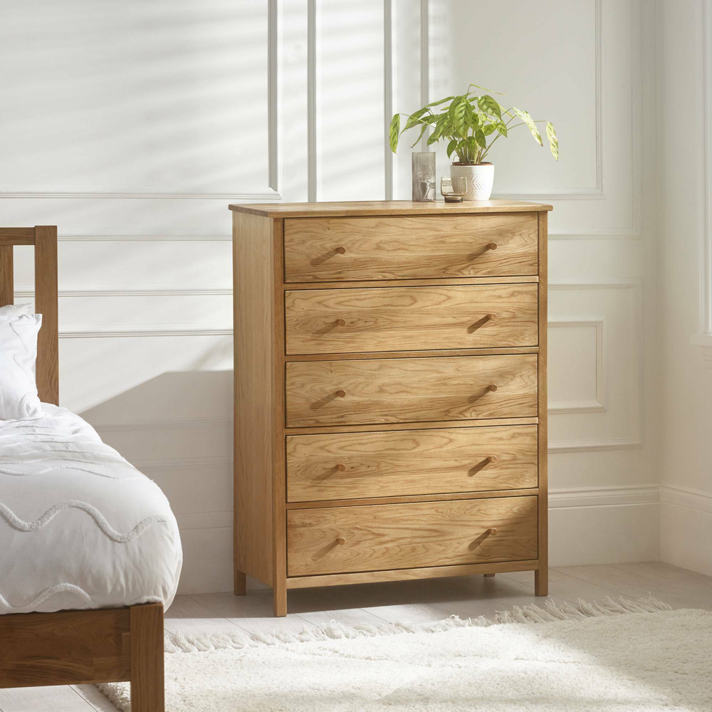 Julian Bowen Coxmoor 5 Drawer Oak Wide Chest of Drawers Image 4