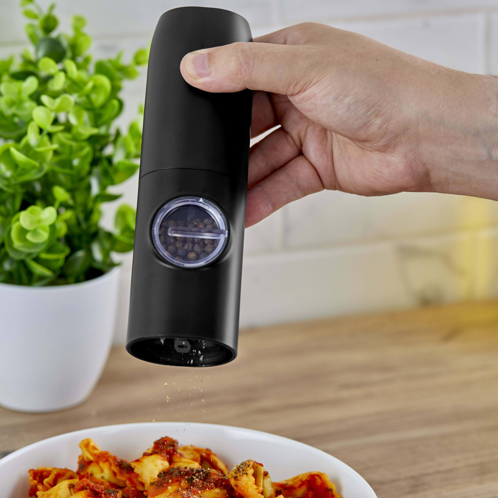 Tower 2 Piece Black Electronic Rechargeable Salt and Pepper Mills Set Image 3