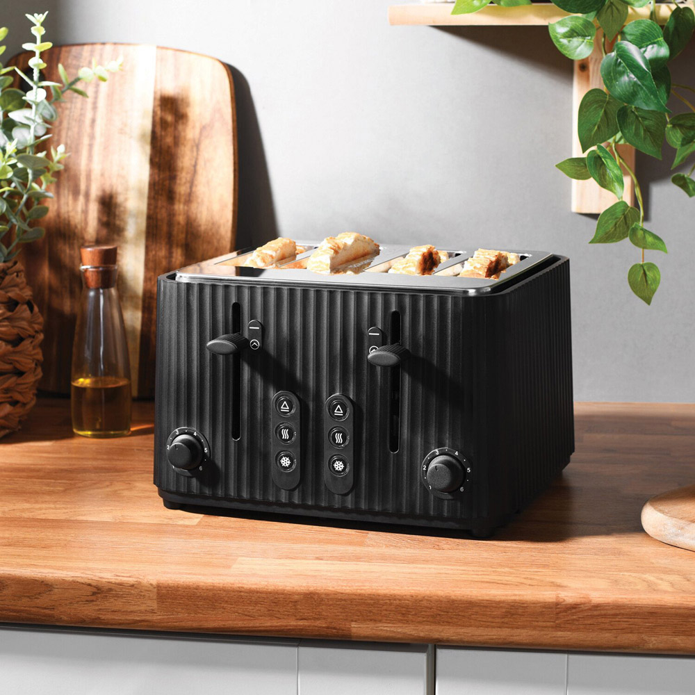 Kitchen Master 4 Slice Toaster  - Black Image 6