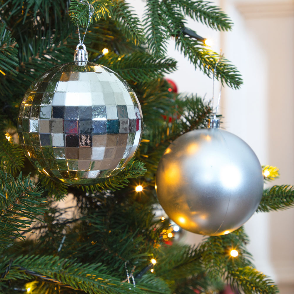 The Christmas Workshop Silver Shatterproof Bauble 12 Pack Image 6