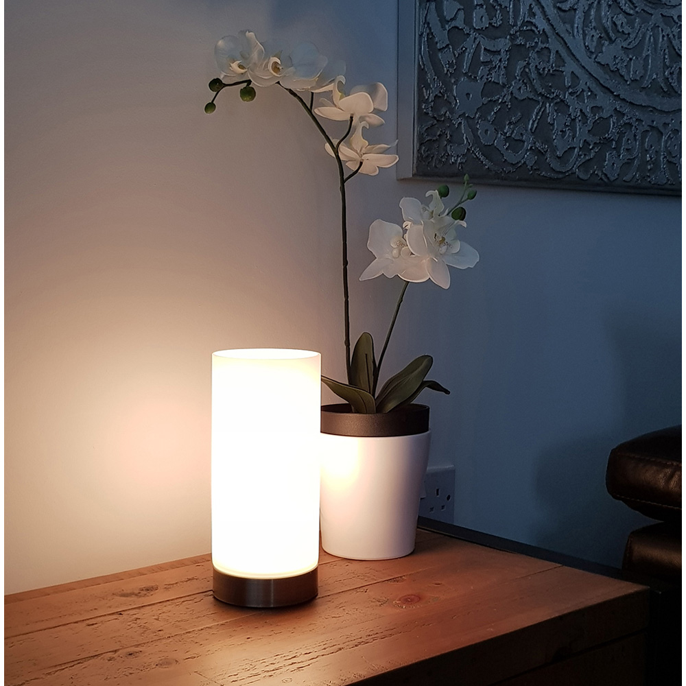 Kliving Lonsdale e-14 White and Brass Glass Pad Table Lamp 40W Image 2