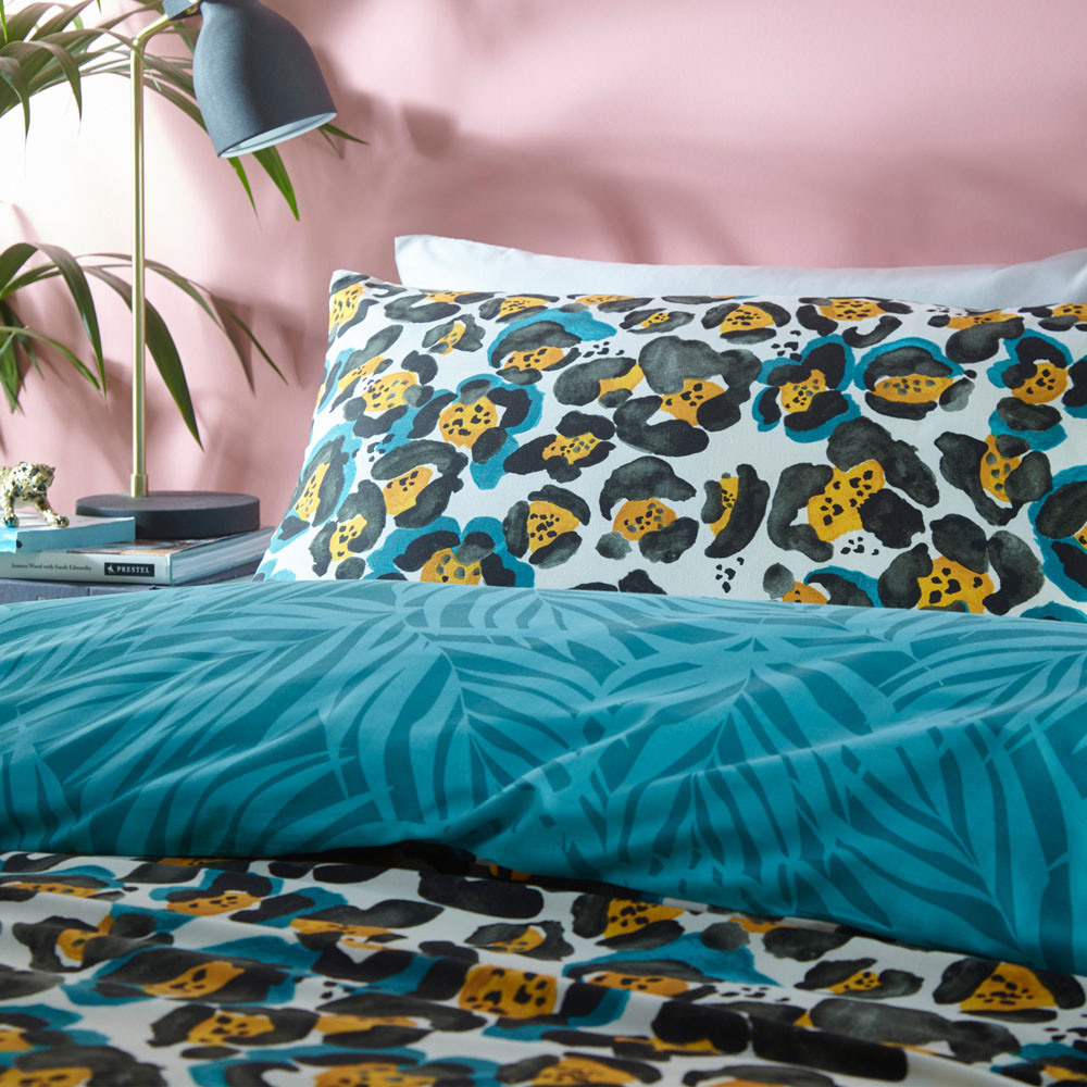 furn. Ayanna King Size Teal Duvet Set Image 2
