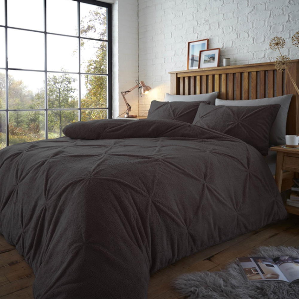 Smart Living Chiswick Single Charcoal Pintuck Duvet Set Image 1