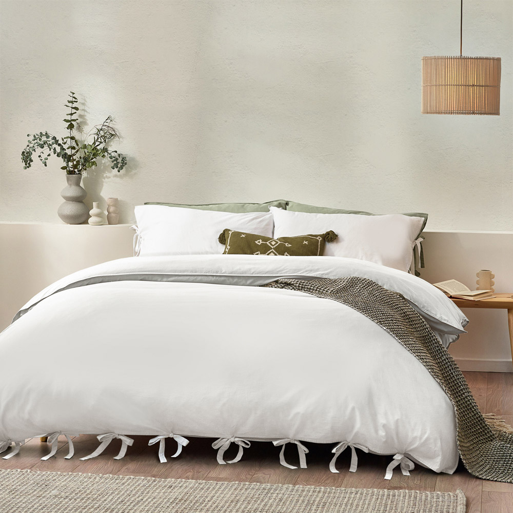 Yard Mallow Bow Tie Single Warm White Duvet Set Image 1