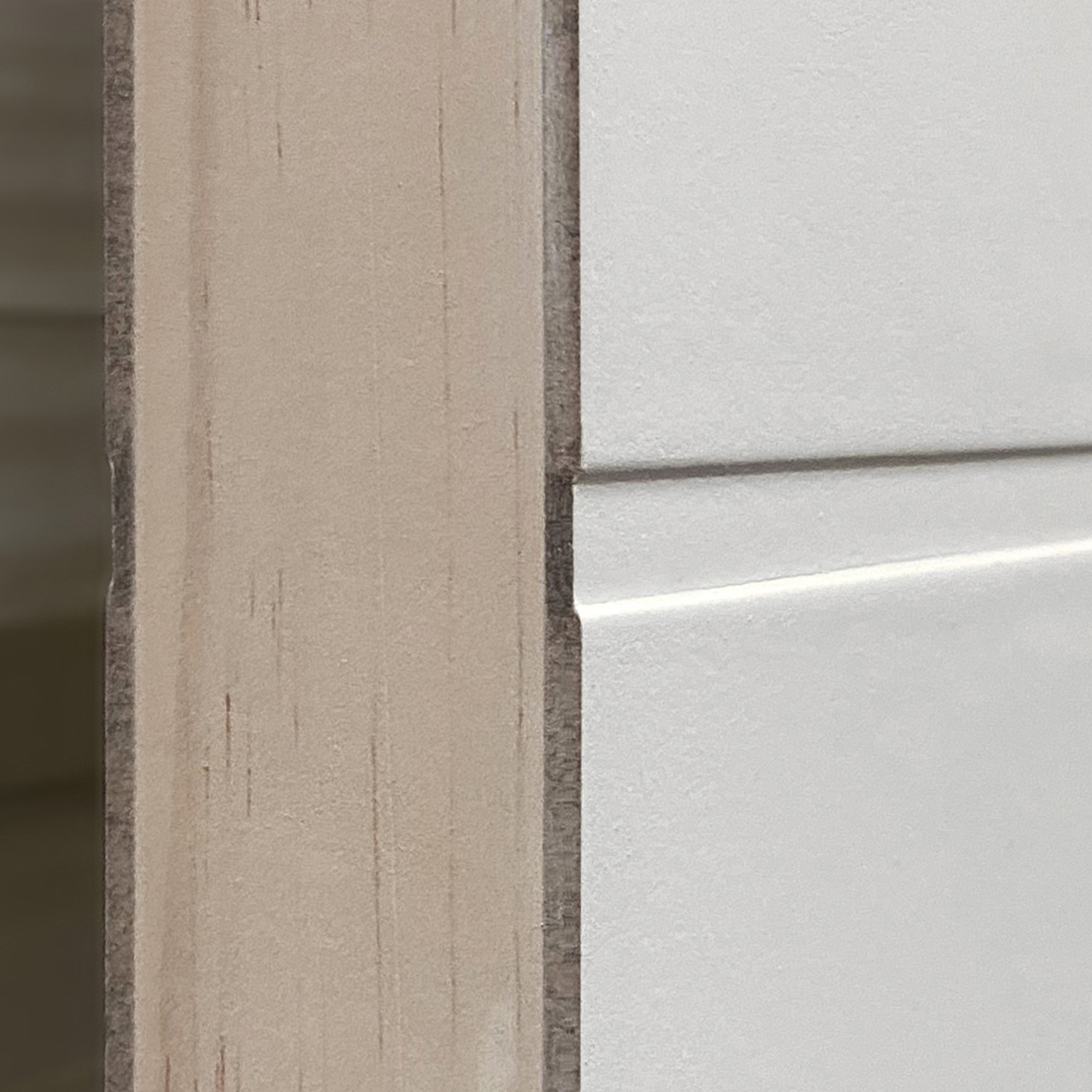 JB Kind Modern Moulded 4 Line White Horizontal Primed Internal Door 1981 x 686mm Image 3