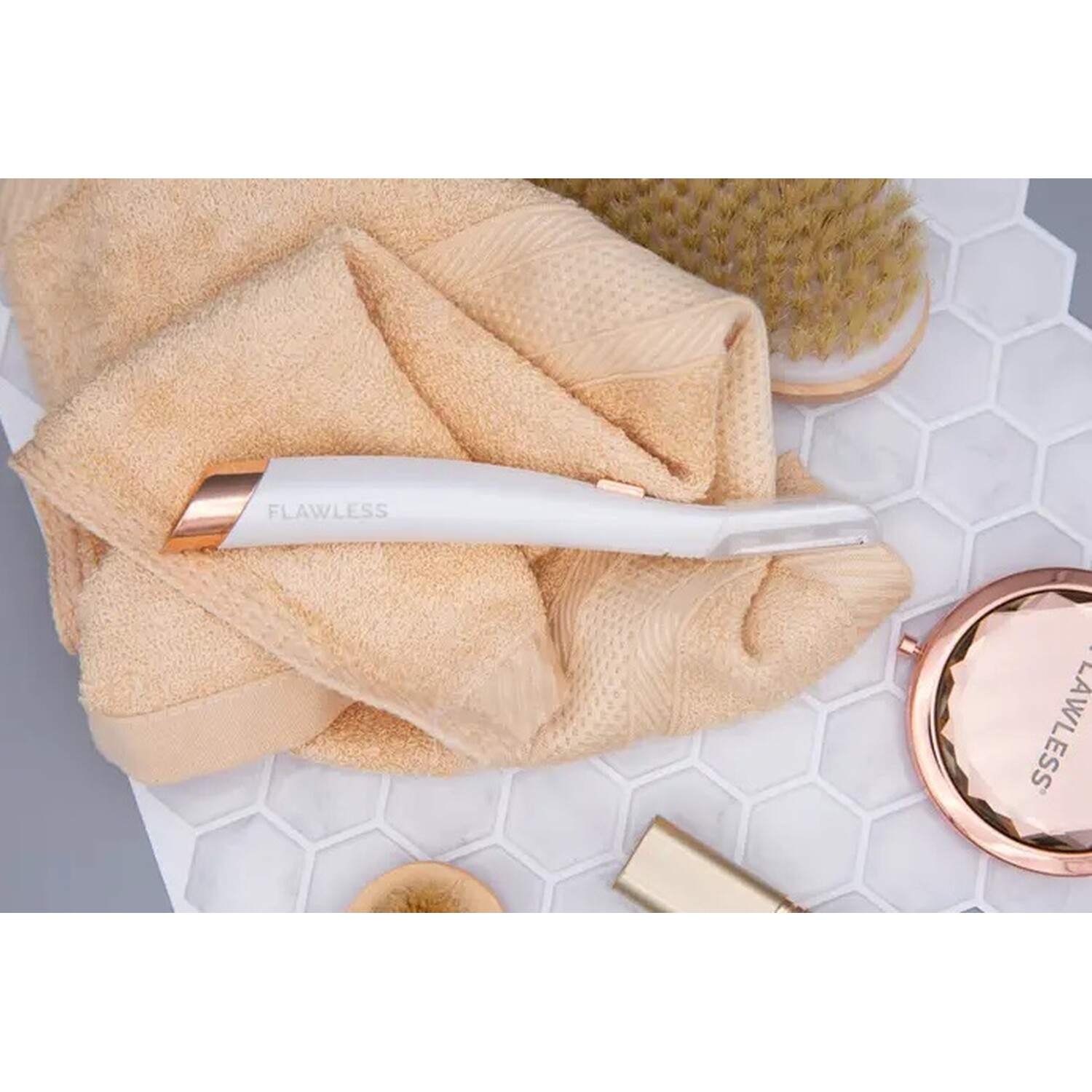 Finishing Touch Flawless Dermaplane Glow - White Image 3