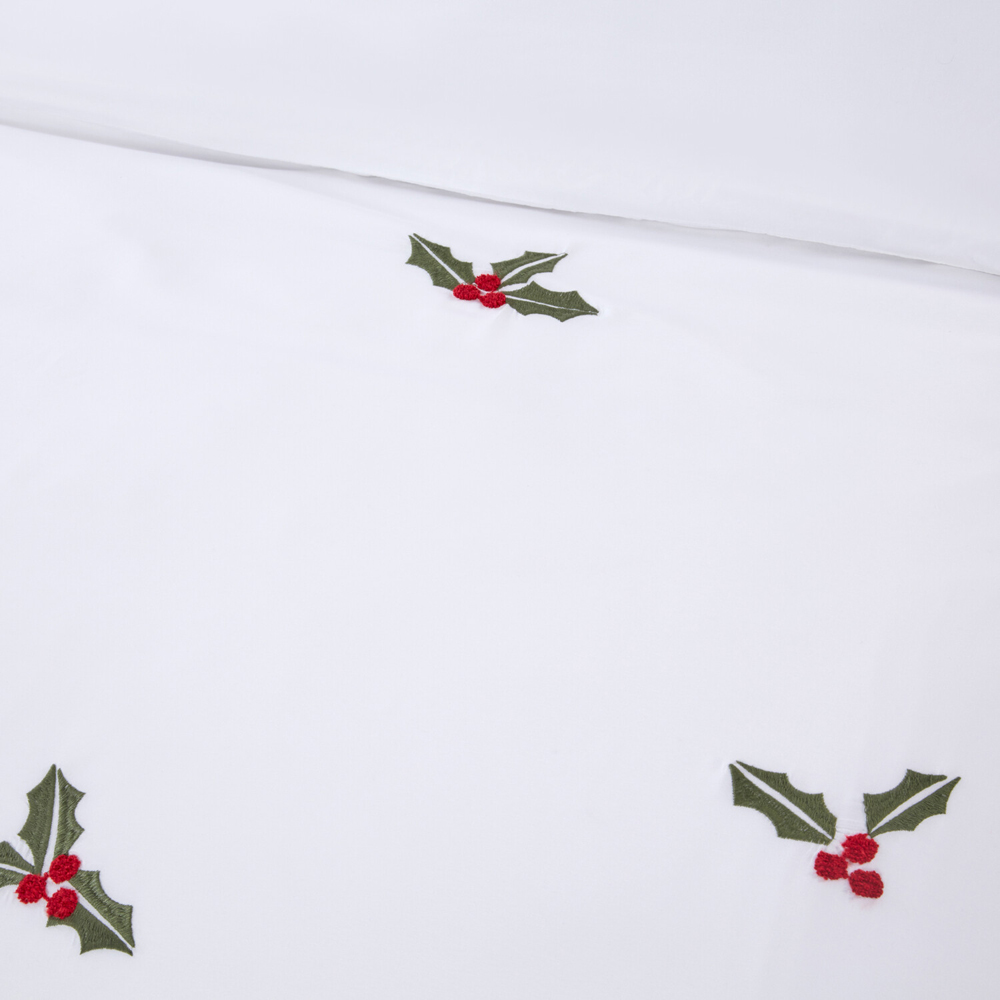 Holly and Berries Duvet SetWhiteSuperking Image 2