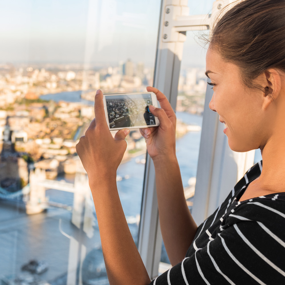 Activity Superstore Romantic Escape with Shard View and Champagne Gift Experience 2 Pack Image 3