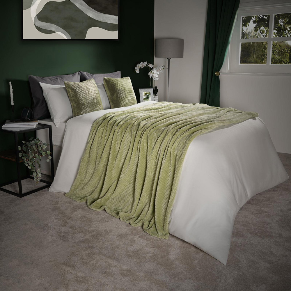 Dreamscene Luxury Sage Mink Waffle Throw 200 x 150cm Wilko